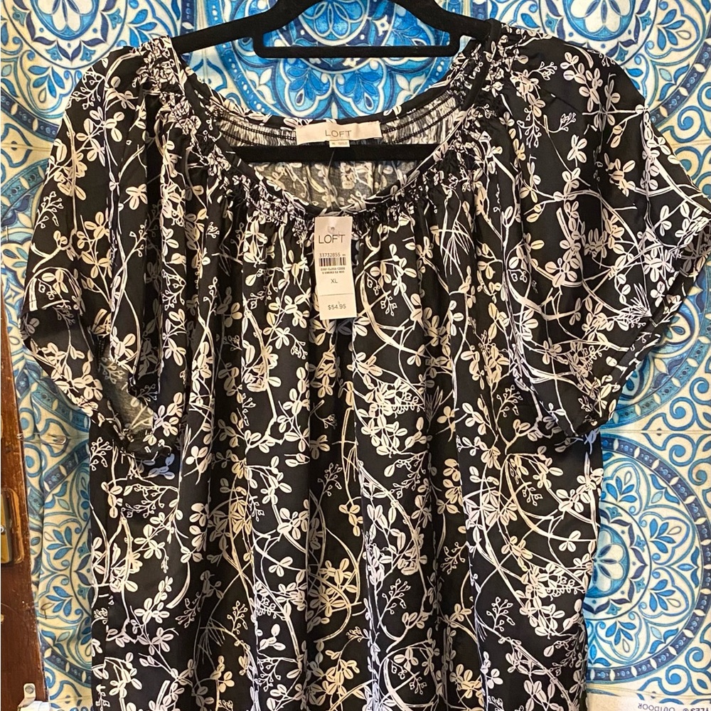 LOFT Black & White Floral Women's Top NWT